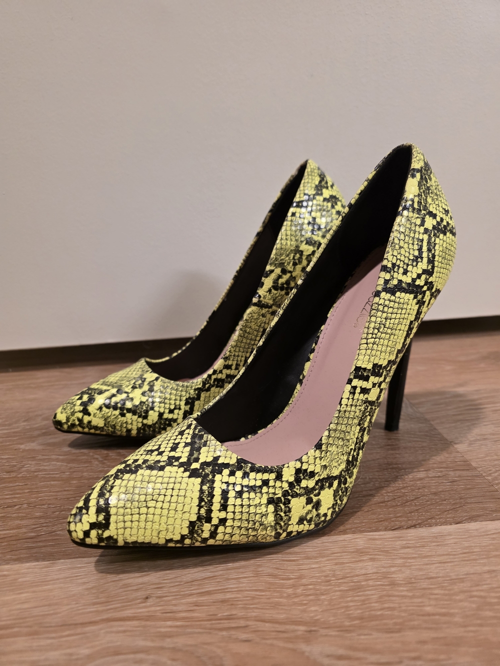 Yellow Snake-Print Pointed Toe Stiletto Heels - Women's